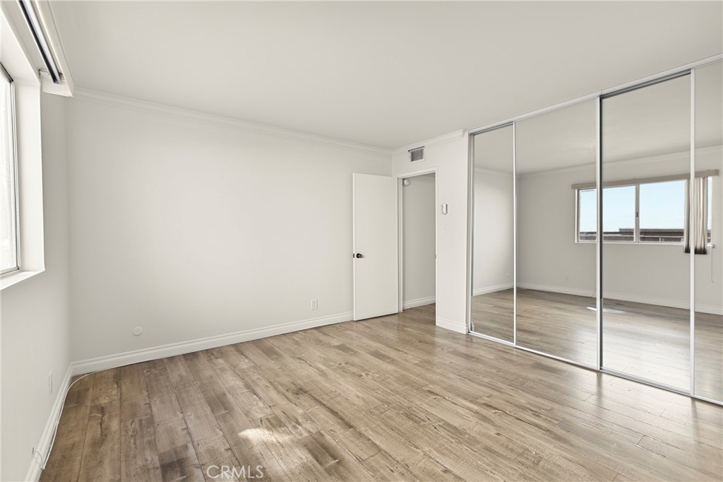 5403 Newcastle Avenue Property Photo 9