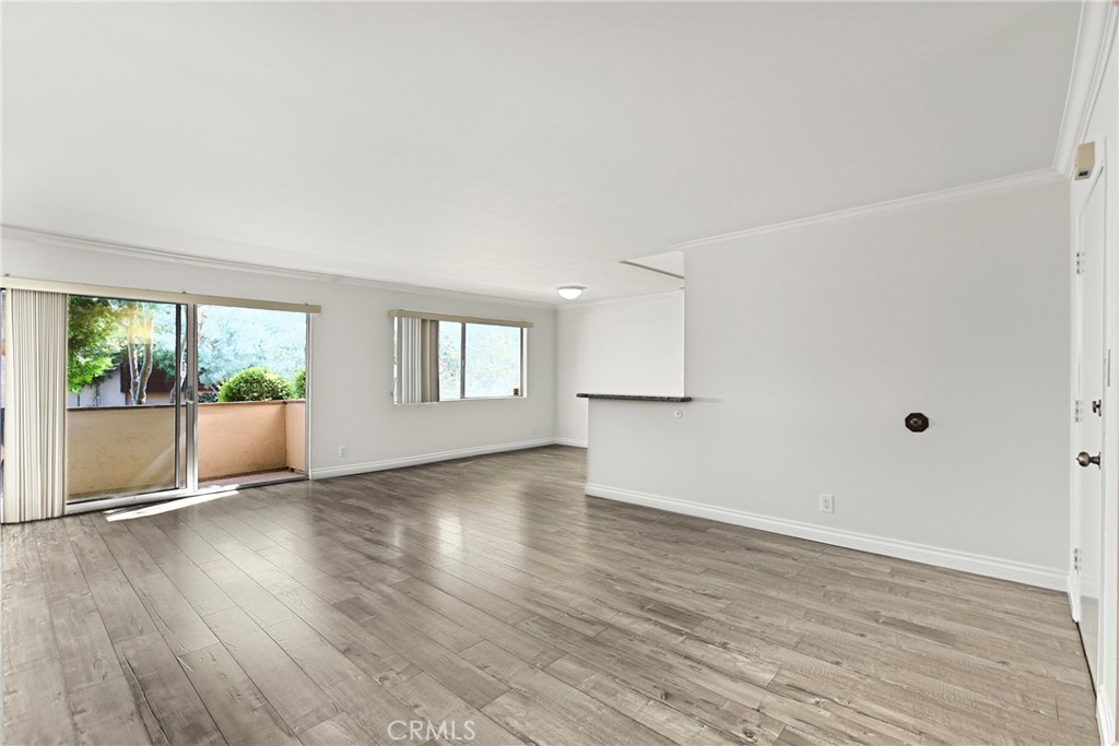 5403 Newcastle Avenue Property Photo 10