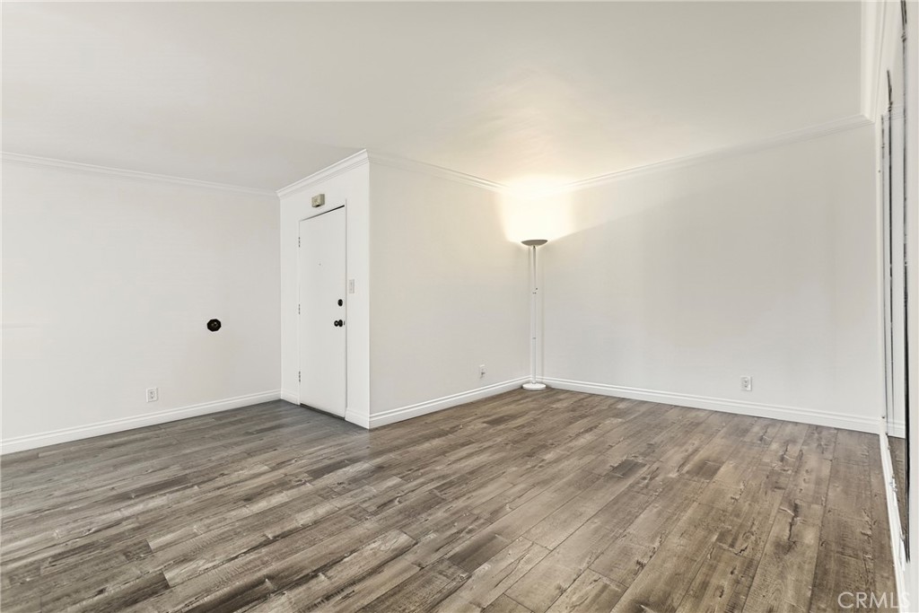 5403 Newcastle Avenue Property Photo 11
