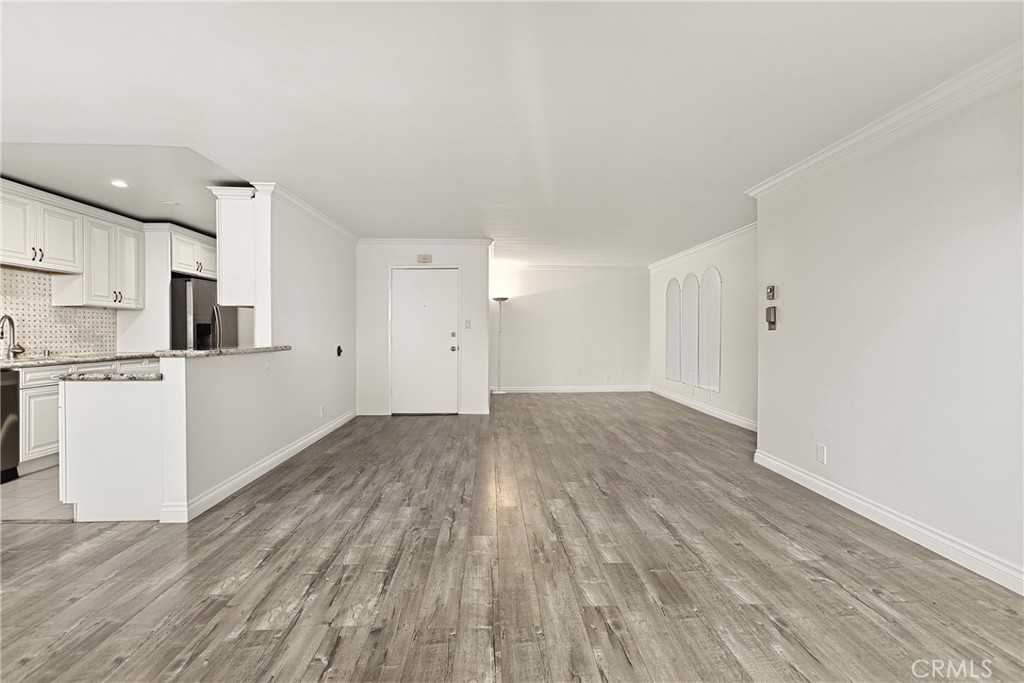 5403 Newcastle Avenue Property Photo 12