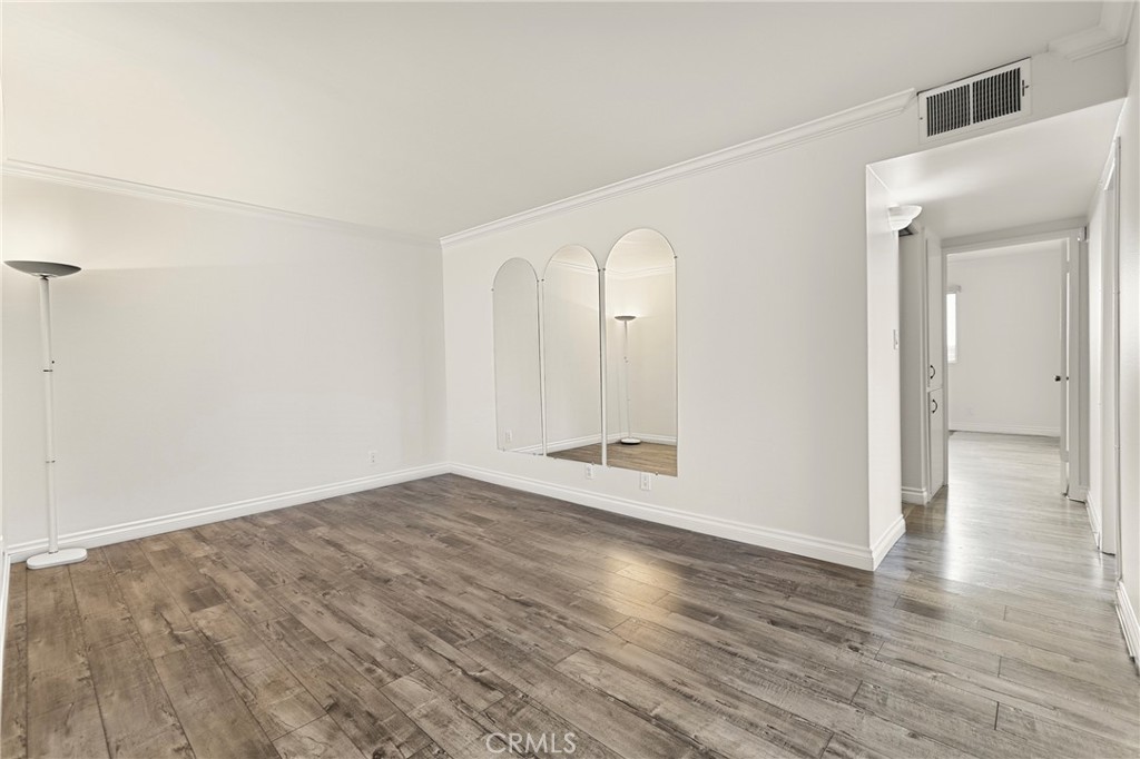 5403 Newcastle Avenue Property Photo 13