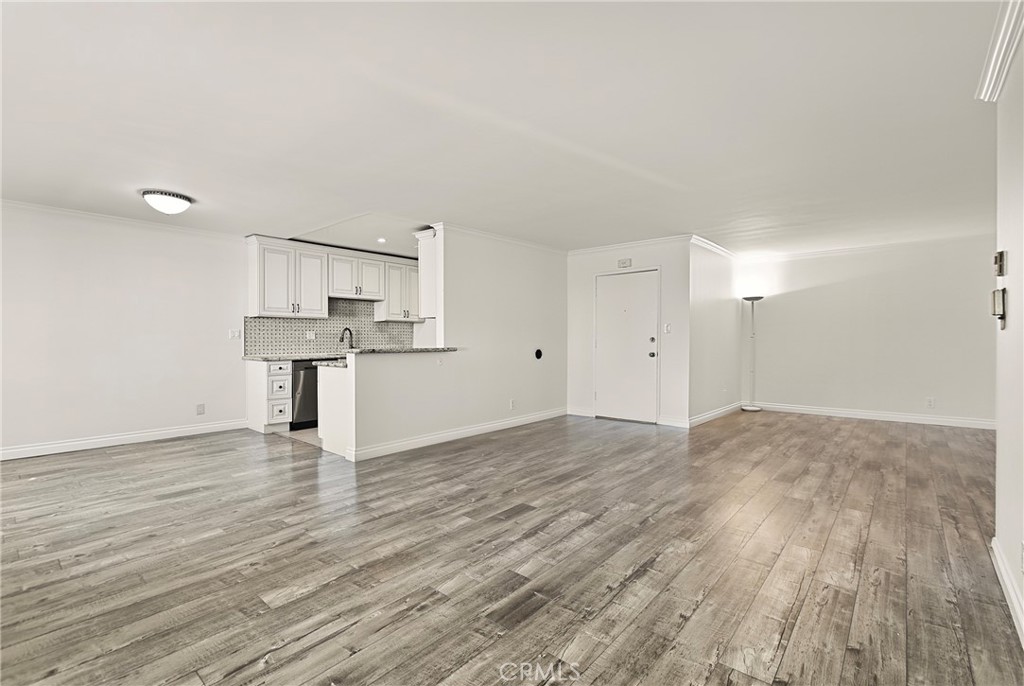 5403 Newcastle Avenue Property Photo 14