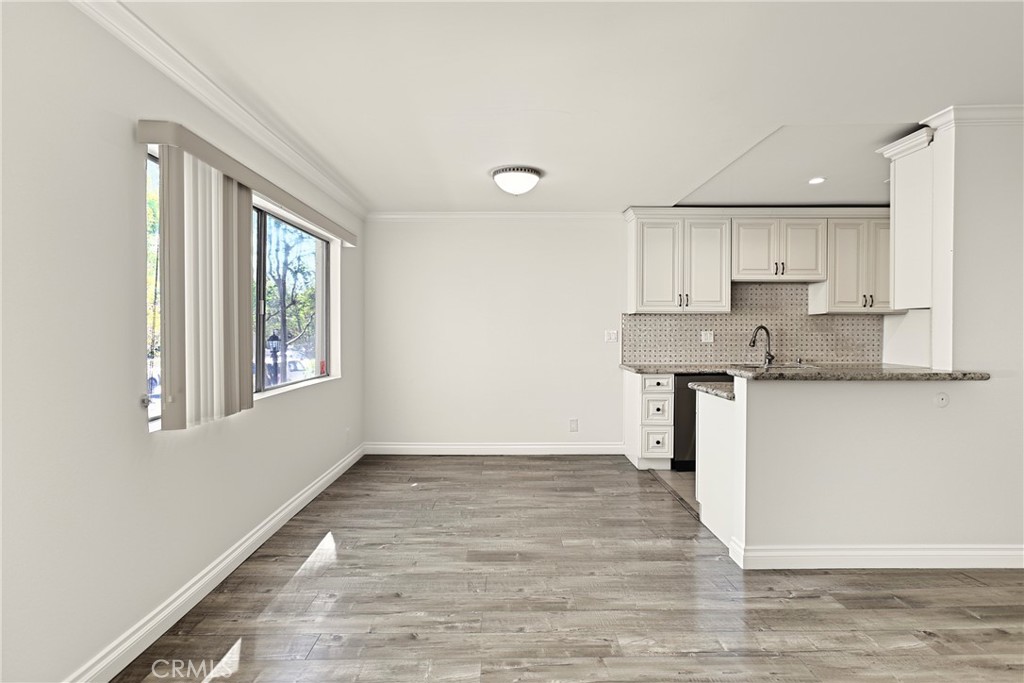5403 Newcastle Avenue Property Photo 15