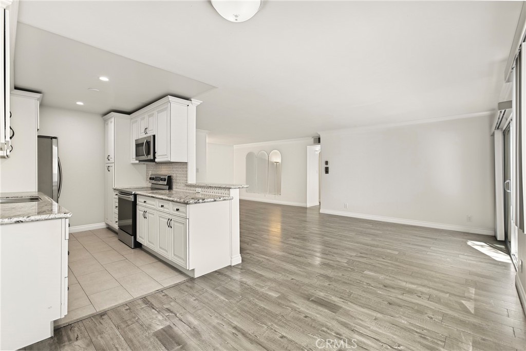5403 Newcastle Avenue Property Photo 16