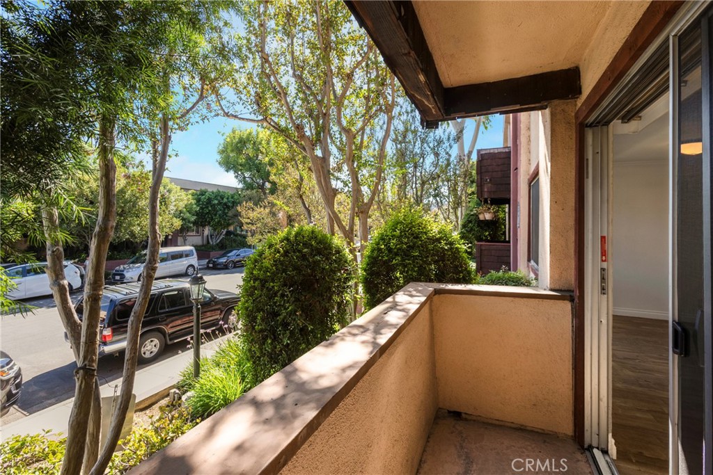 5403 Newcastle Avenue Property Photo 18