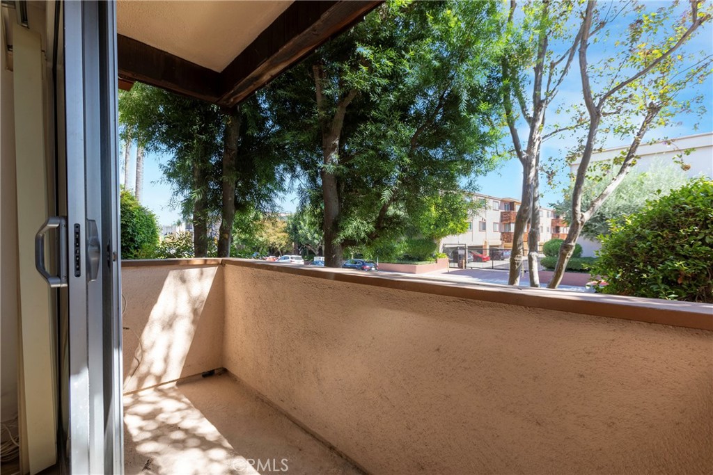 5403 Newcastle Avenue Property Photo 20
