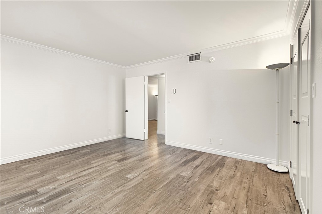 5403 Newcastle Avenue Property Photo 28