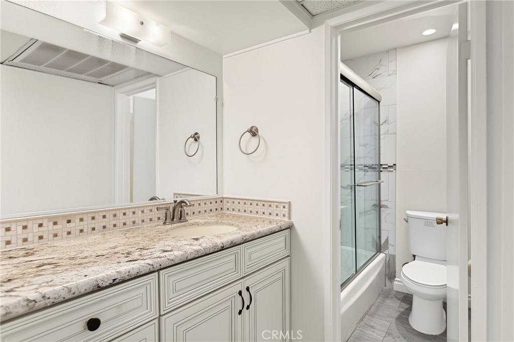 5403 Newcastle Avenue Property Photo 33