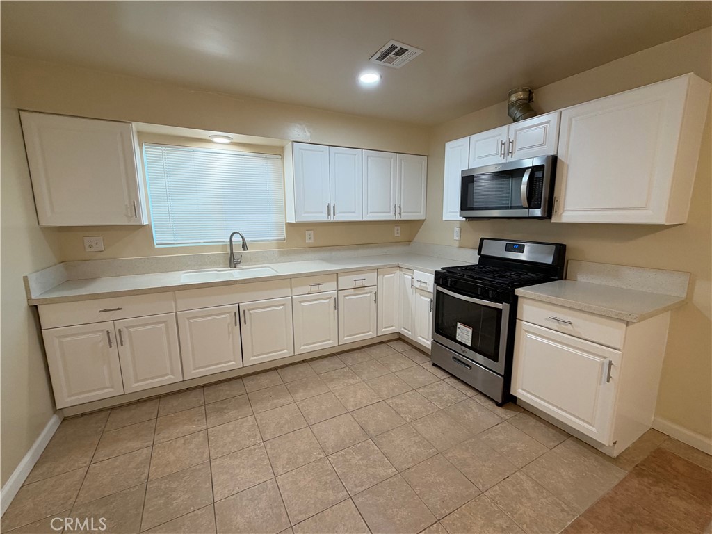 4213 Kenny Street Property Photo 6