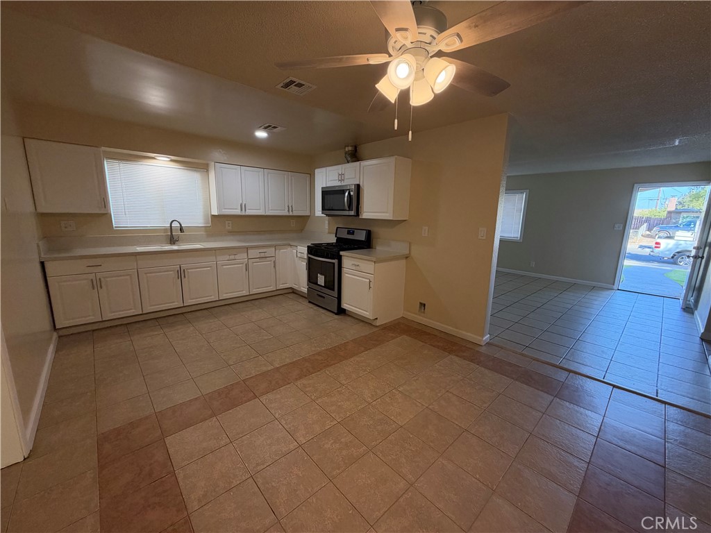 4213 Kenny Street Property Photo 7