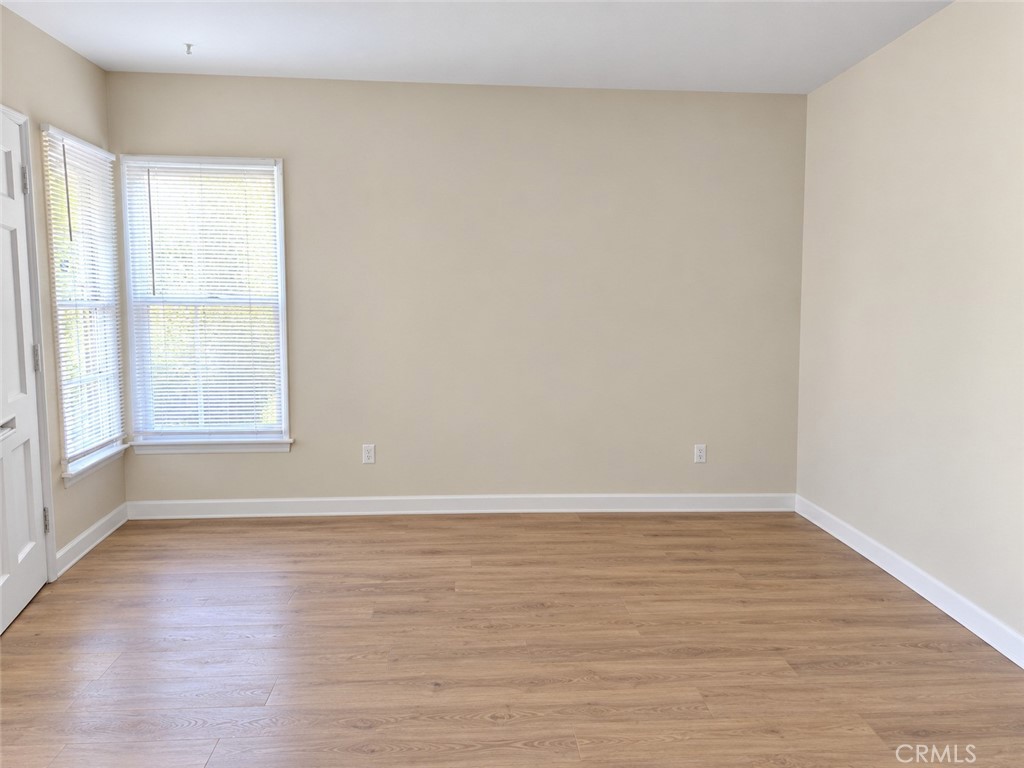 14418 Lorne Property Photo 2