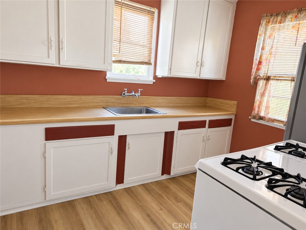 14418 Lorne Property Photo 4