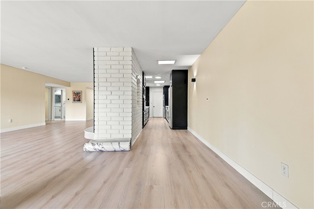 5330 Lindley Avenue 305 Property Photo 14
