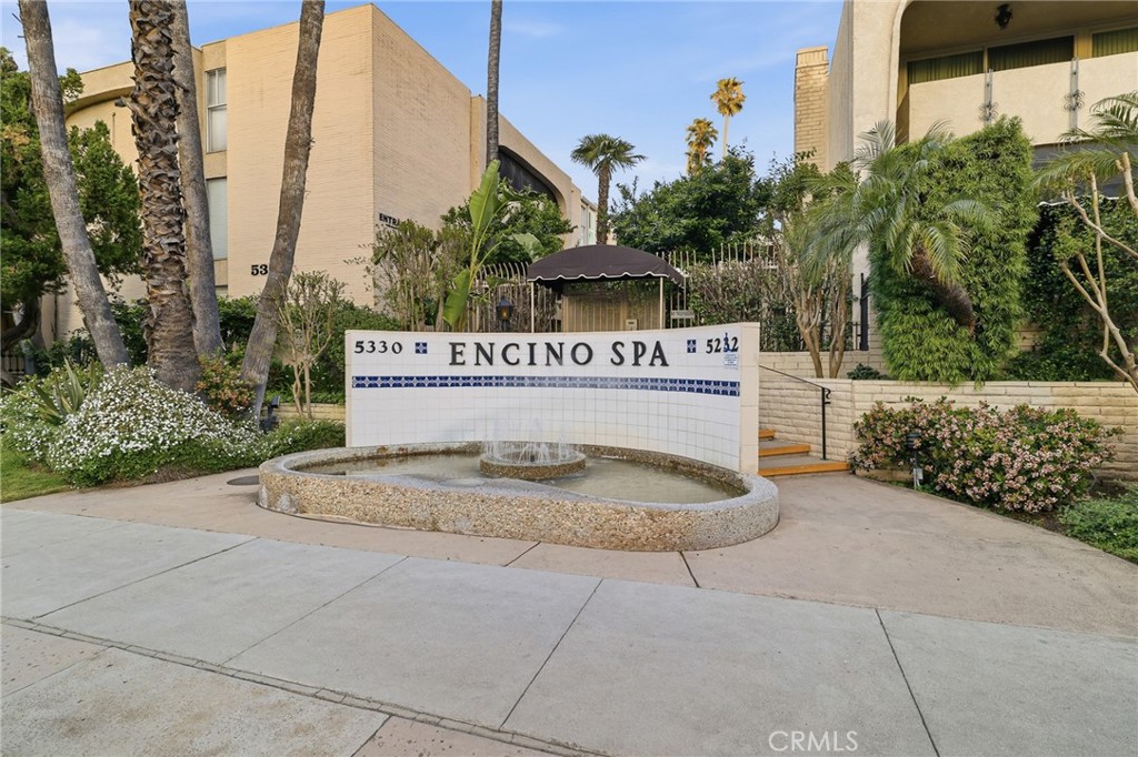 5330 Lindley Avenue 305 Property Photo 29