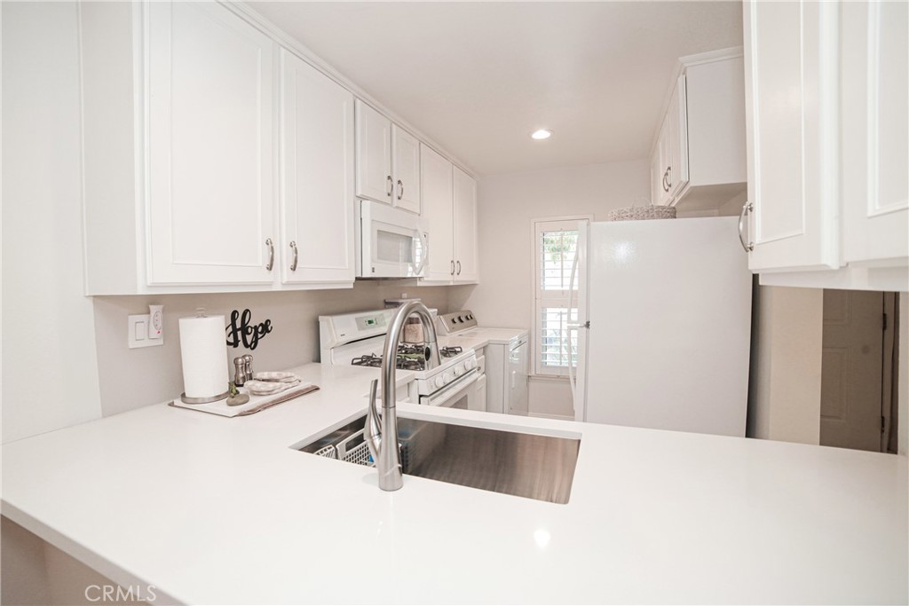 7111 Farralone Avenue 95 Property Photo 8