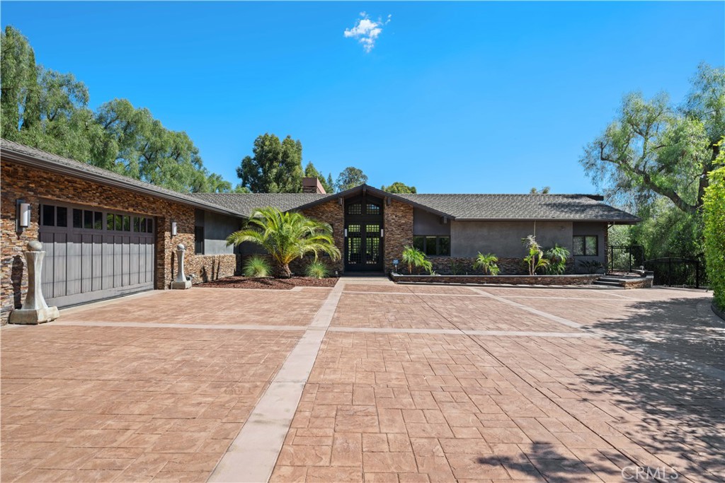 24754 Robert Guy Property Photo 1