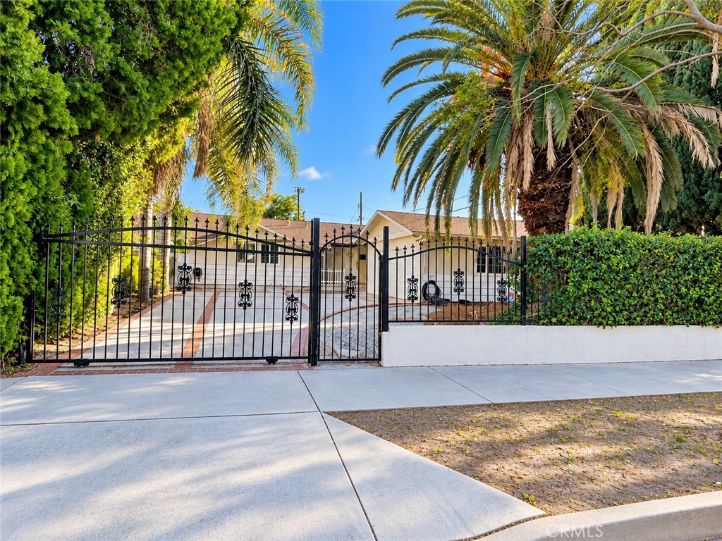 19128 Malden Street Property Photo 1
