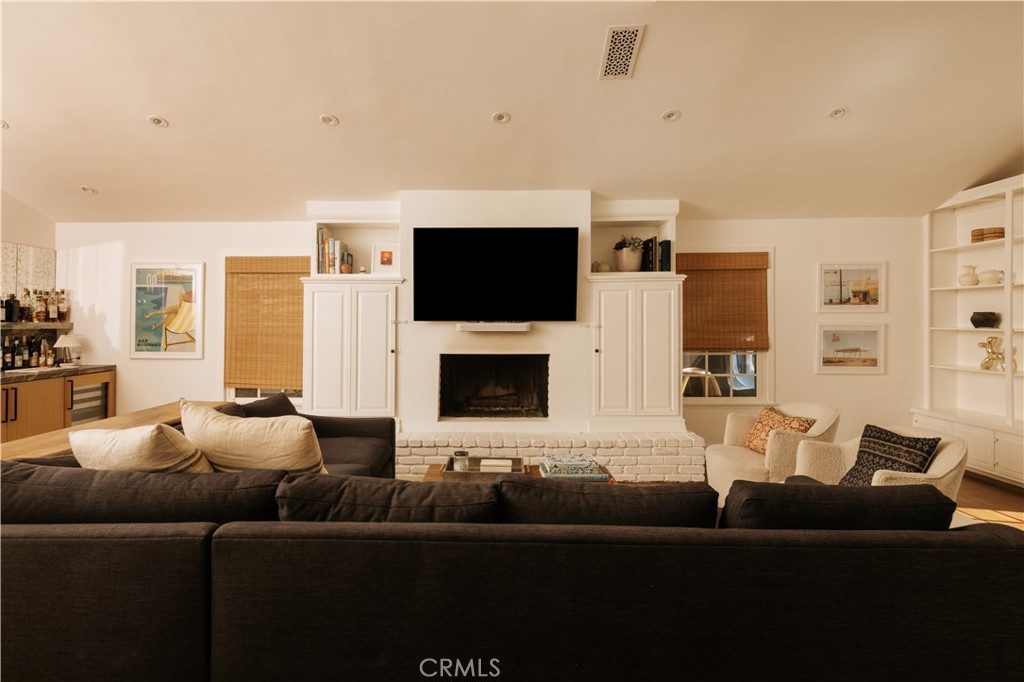 16206 Morrison Street Property Photo 18