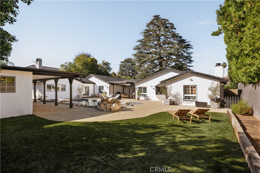 16206 Morrison Street Property Photo 33