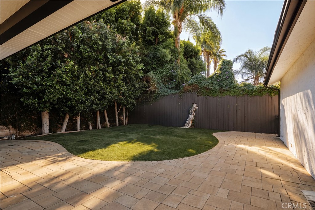 16206 Morrison Street Property Photo 36