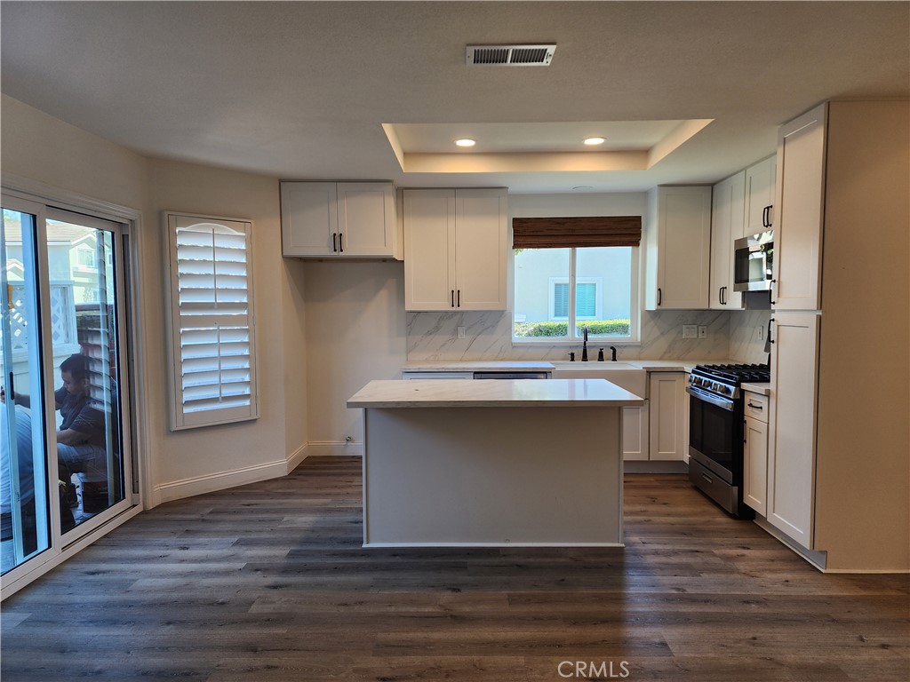 168 Greenmoor 72 Property Photo 12