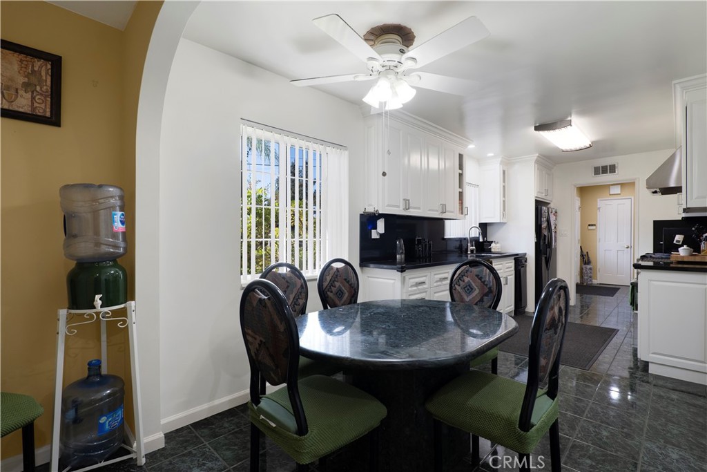 8644 Jellico Avenue Property Photo 18