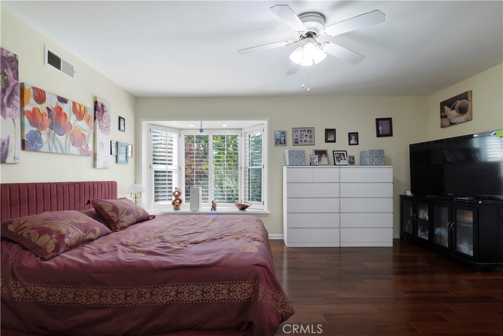 8644 Jellico Avenue Property Photo 21