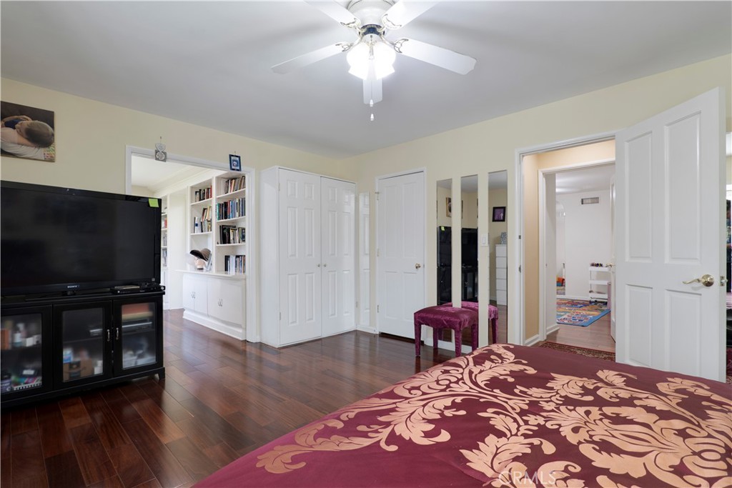 8644 Jellico Avenue Property Photo 22