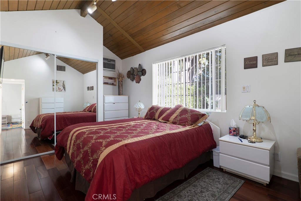 8644 Jellico Avenue Property Photo 24