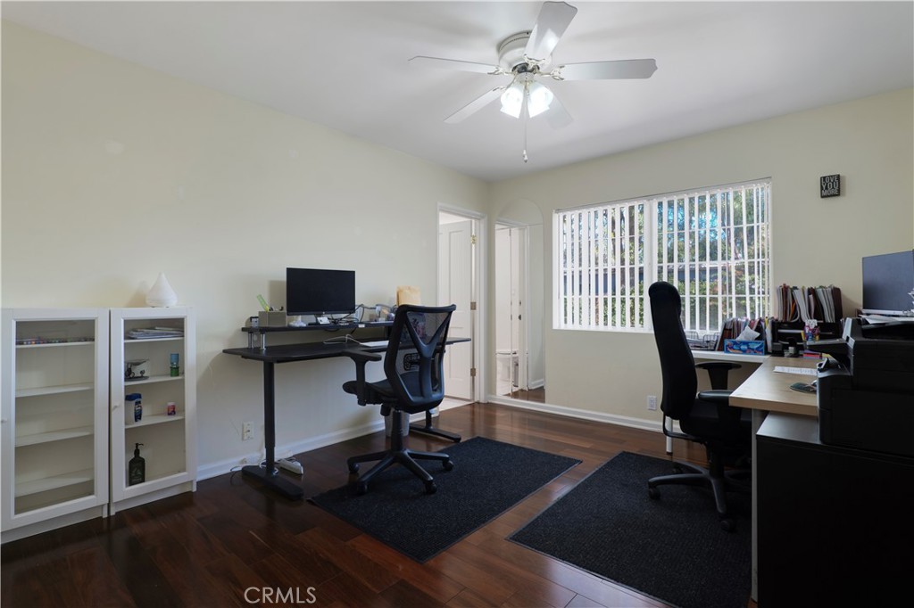 8644 Jellico Avenue Property Photo 33