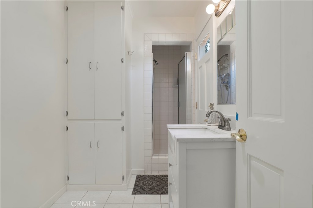 8644 Jellico Avenue Property Photo 35