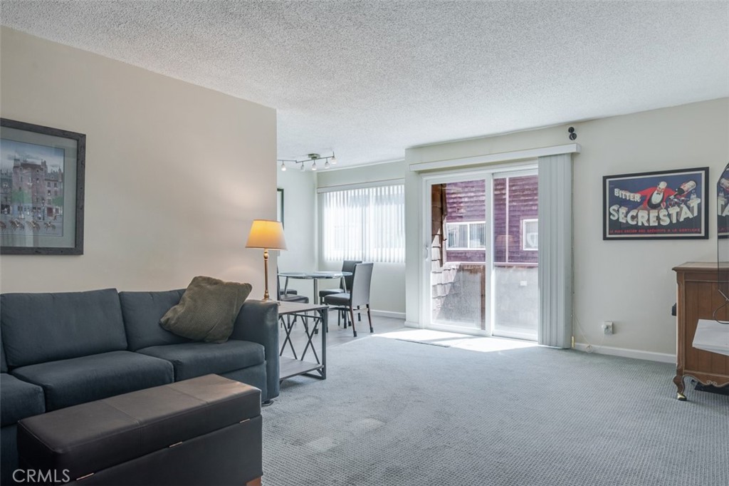 5414 Newcastle Property Photo 3