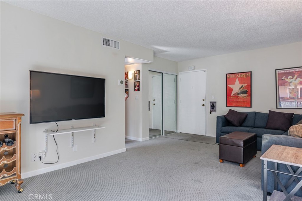 5414 Newcastle Property Photo 5
