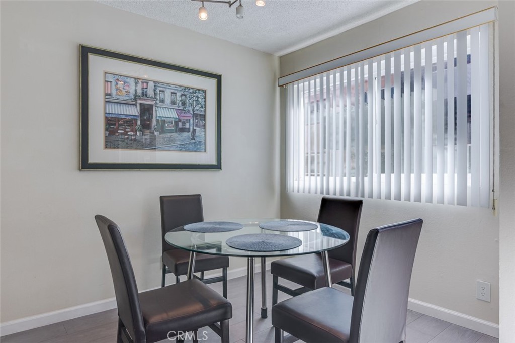 5414 Newcastle Property Photo 7