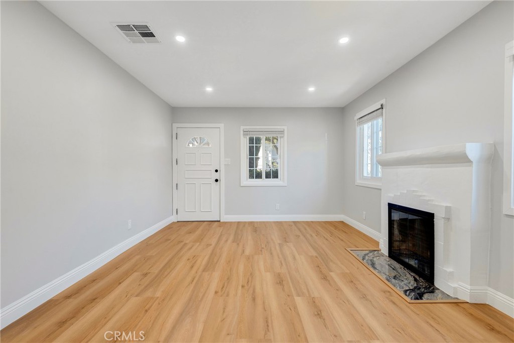 3912 W 104th Street Property Photo 2