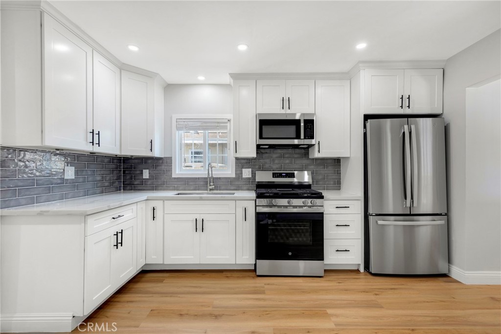 3912 W 104th Street Property Photo 5