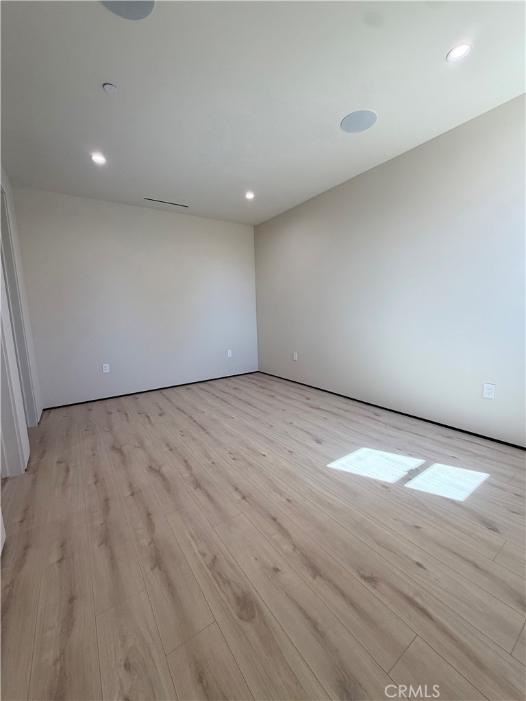 5656 Mammoth Ave Property Photo 11