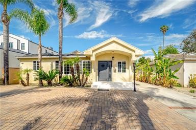 16707 Moorpark Property Photo 3