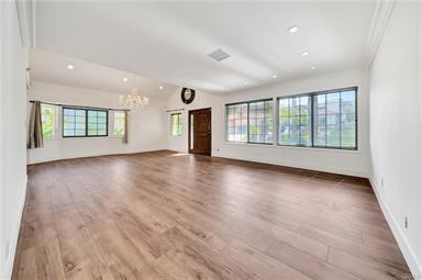 16707 Moorpark Property Photo 4