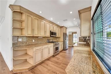 16707 Moorpark Property Photo 7