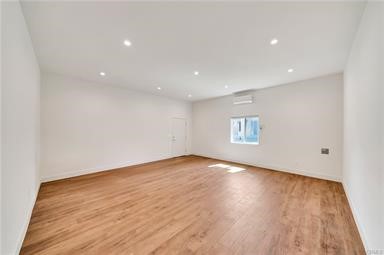 16707 Moorpark Property Photo 10