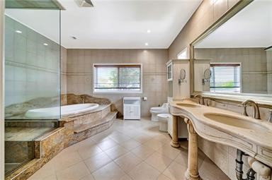 16707 Moorpark Property Photo 12