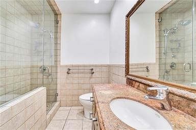 16707 Moorpark Property Photo 16