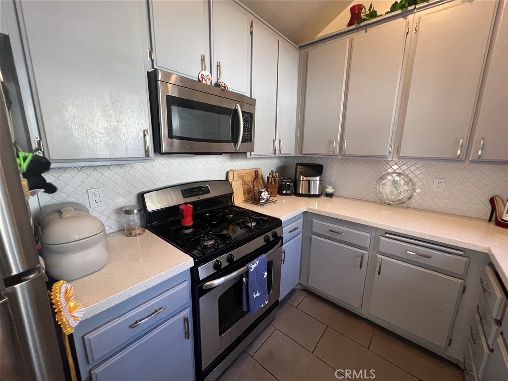 661 Arneill Road Property Photo 15