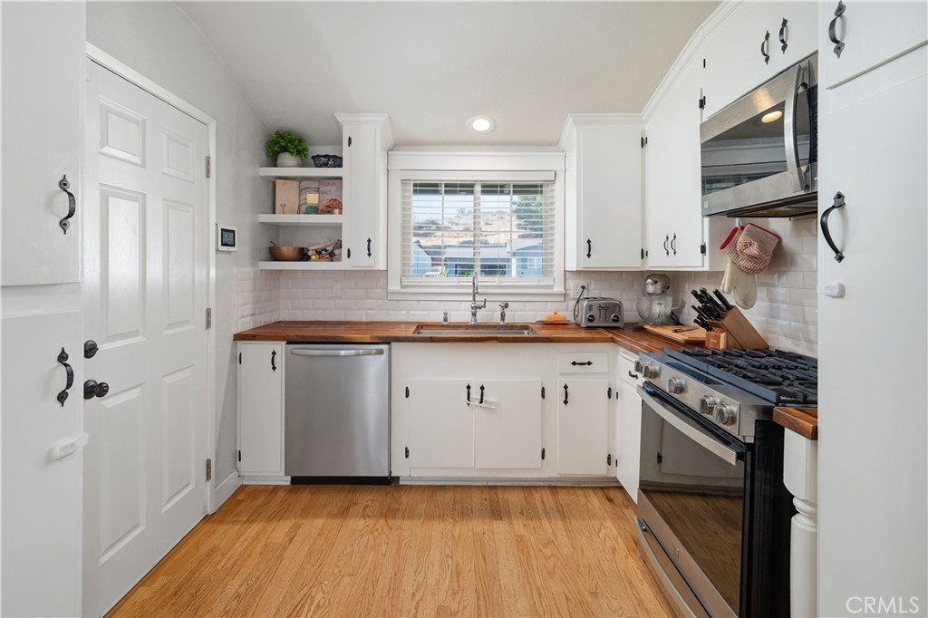 22606 Aguadero Place Property Photo 11