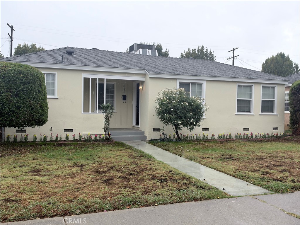 17822 Vanowen Property Photo 1