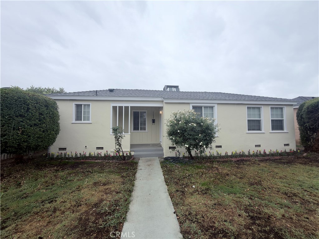 17822 Vanowen Property Photo 3