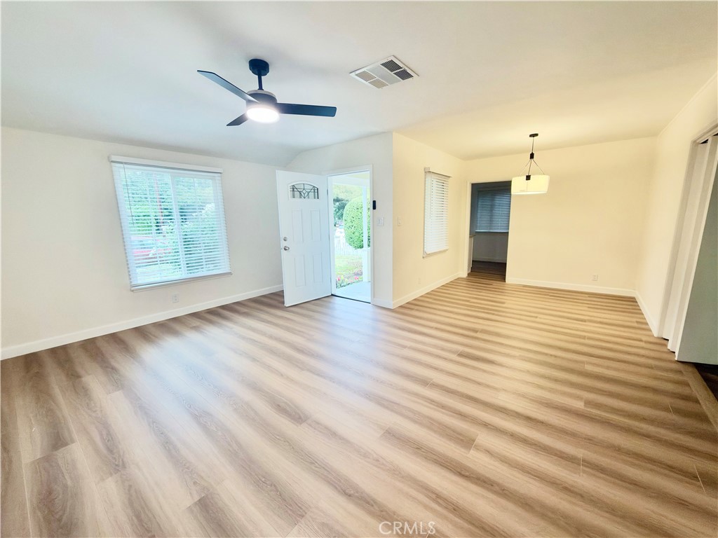 17822 Vanowen Property Photo 4