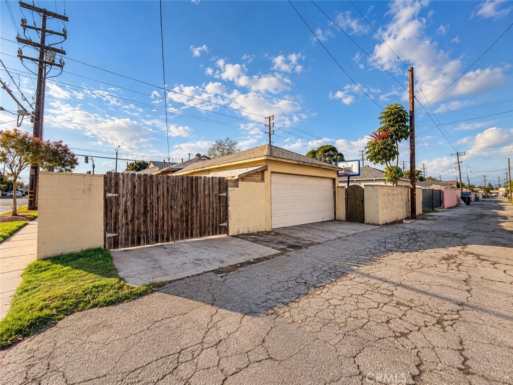 14544 Studebaker Road Property Photo 25