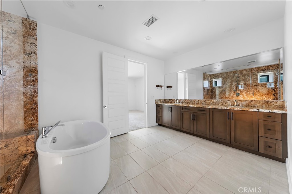 11740 N Hillsborough Property Photo 25